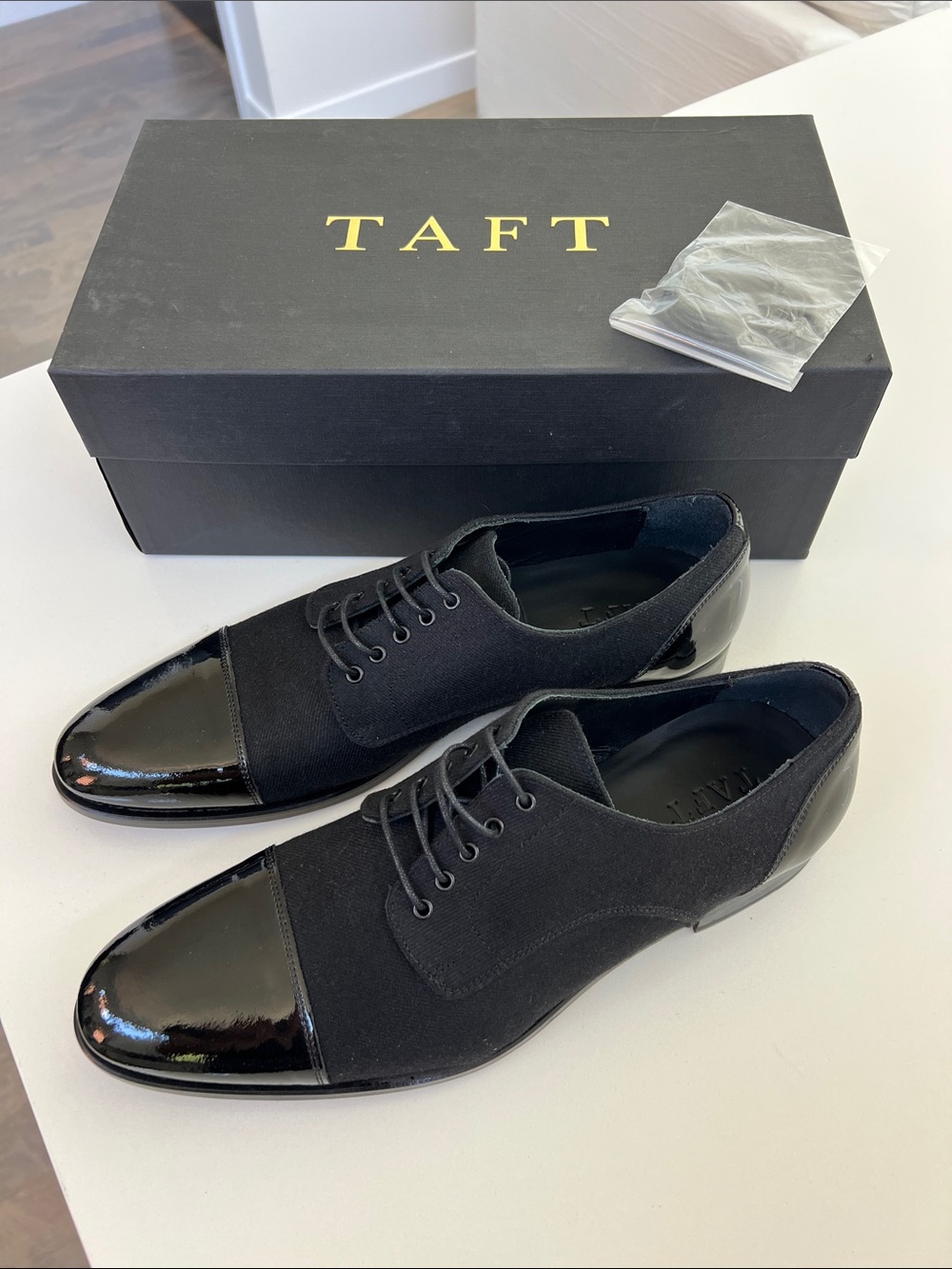 TAFT the Jack shoes in tux black canvas and patent leather toe cap oxford 43 10